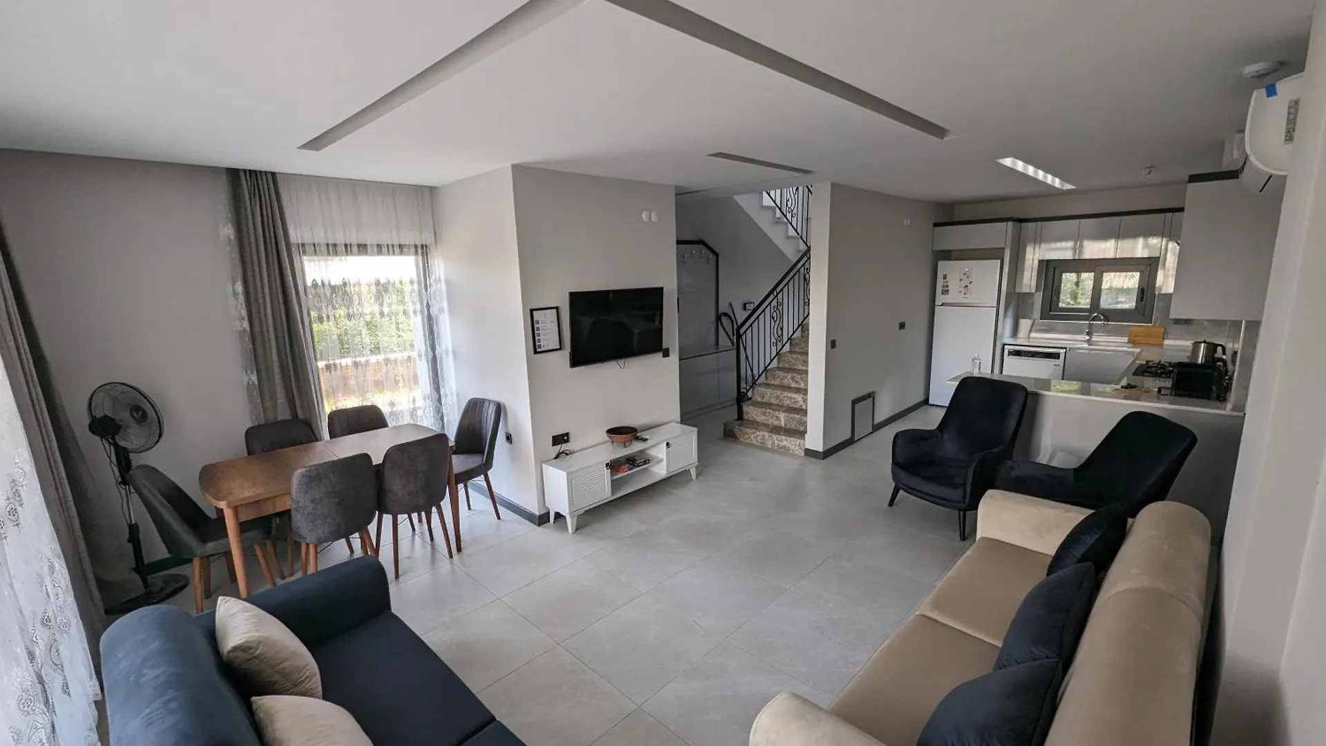 Villa Begonvil كوشاداسيه